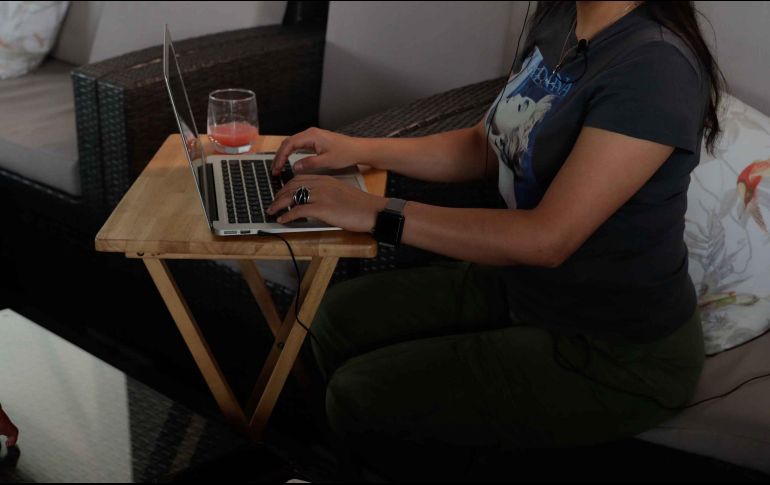 Ven necesario dotar a los trabajadores de las herramientas digitales para realizar su trabajo de manera remota, además de contar con la conectividad para poder estar laborando en tiempo real. SUN / ARCHIVO