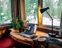 La Norma se aplica en todo el país y para todos los patrones, centros de trabajo y lugares de trabajo que tengan personas teletrabajadoras. ESPECIAL/Foto de Roberto Nickson en Unsplash