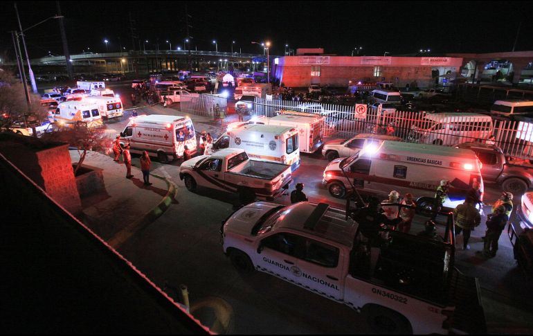 Un video mostró que guardias salieron de la sala que se incendiaba sin ocuparse de liberar a los migrantes detenidos. EFE/L. Torres