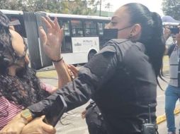 La manifestación de familiares de desaparecidos se realizó la tarde de este viernes sobre la Calzada Independencia. ESPECIAL