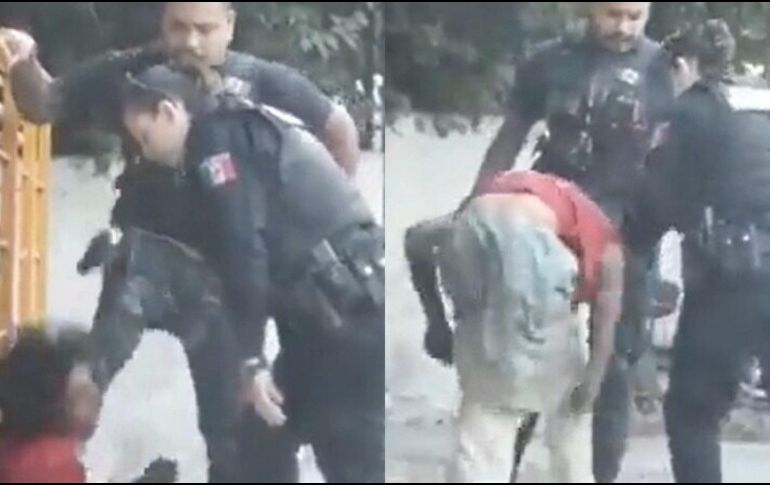 En un video difundido en redes sociales se ve a dos policías de Guadalajara golpeando a una persona en situación de calle. ESPECIAL
