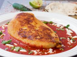 Chiles rellenos, una de las opciones. PIXABAY