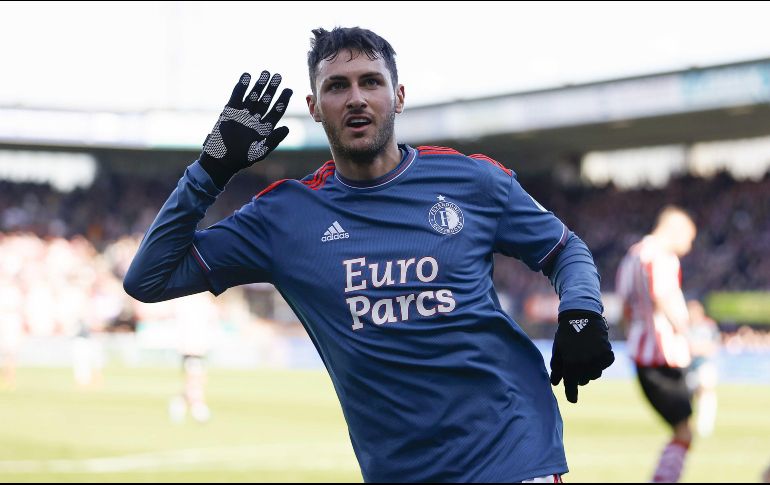 Santiago Giménez hizo un golazo de ensueño con el Feyenoord. EFE/P. Stam