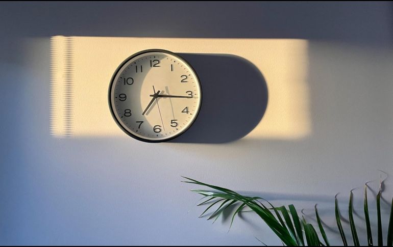 El cambio de horario ocasionó confusión en México. Foto de Renel Wackett en Unsplash
