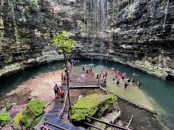 Turistas que sólo conocían los típicos lugares de playa como Cancún, Isla Mujeres, la Riviera Maya y Tulum, descubren ahora los cenotes. EFE/L. Cruz