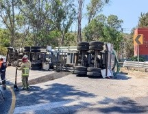 Tras el accidente, hubo fugas de agua y aceite que lograron ser contenidas. ESPECIAL
