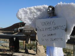 Las manifetaciones en Ciudad Juárez no han cesado desde el incendio donde perdieron la vida varios migrantes. EFE / L. Torres