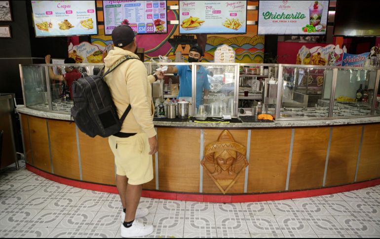 Las nieves raspadas se han vuelto una tradición del Parque Morelos. EL INFORMADOR/ARCHIVO