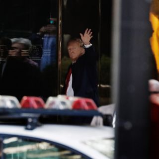 Expresidente llega a la Torre Trump en medio de una gran expectación