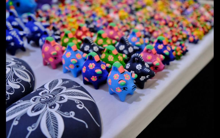 Todas los tapatíos y tapatías que no saldrán de la ciudad podrán disfrutar de la exhibición de la feria de artesanías más grande de Jalisco, donde podrán admirar y comprar piezas únicas de alfarería, arte indígena, fibra animal, fibra vegetal, lapidaria, madera, entre otras. CORTESÍA