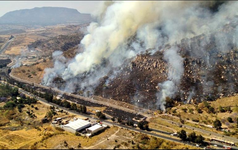 Dos combatientes forestales de la Semadet han resultado lesionados, fueron trasladados vía aérea a un hospital. TWITTER/ @UMPCyBZ