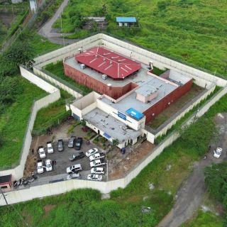 Tres presos muertos en un enfrentamiento en cárcel de máxima seguridad de Ecuador