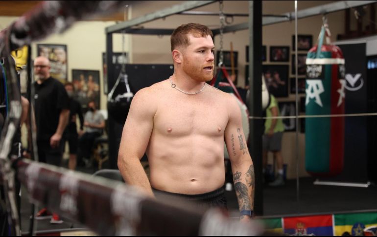Canelo Álvarez se encuentra preparándose para su pelea del próximo 6 de mayo. Twitter/@MatchroomBoxing