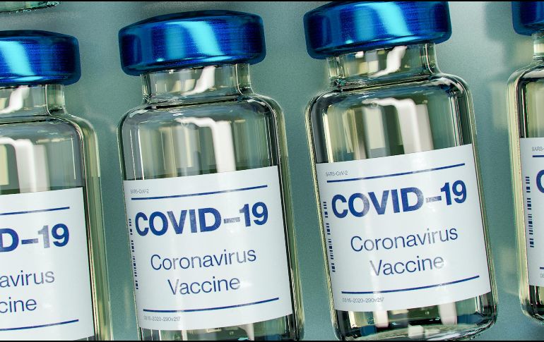 Los contaminantes en el aire reducen la respuesta a las vacunas contra el COVID-19, según los investigadores. ESPECIAL/UNSPLASH