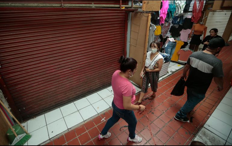 La funcionaria estaba encargada de verificar que se cumplieran las medidas sanitarias para entregar un distintivo. EL INFORMADOR/ ARCHIVO