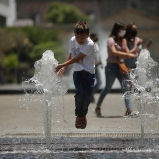Semana Santa 2023: ¿Por qué se acostumbra mojarse en Sábado de Gloria?