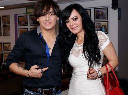 JULÍAN FIGUEROA Y MARIBEL GUARDIA. Durante la presentación de la telenovela 