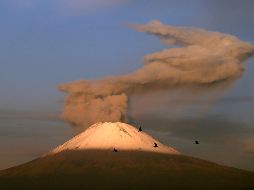 A las 06:22 horas el Volcán Popocatépetl presentó una explosión con lanzamiento de material incandescente. EFE/ARCHIVO