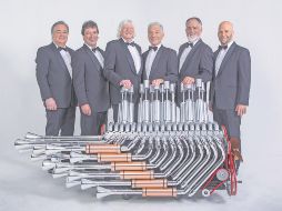 La agrupación crea sus propios instrumentos con artículos cotidianos. CORTESÍA