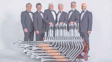 La agrupación crea sus propios instrumentos con artículos cotidianos. CORTESÍA