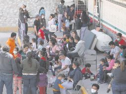 La Fiscalía General de la República señala que diversos centros migratorios en el país no mejoran las condiciones de seguridad de quienes ahí llegan. AFP