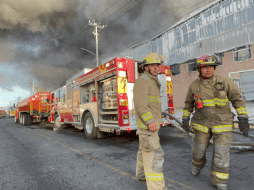 Las autoridades recomiendan a la población no acercarse al área siniestrada y seguir atentos a las indicaciones de Protección Civil y Bomberos. TWITTER / @PCJalisco