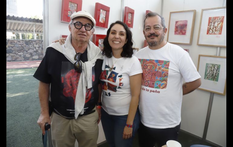 Paco y Marisol de la Peña con Tocho Macías. GENTE BIEN JALISCO/Claudio Jimeno