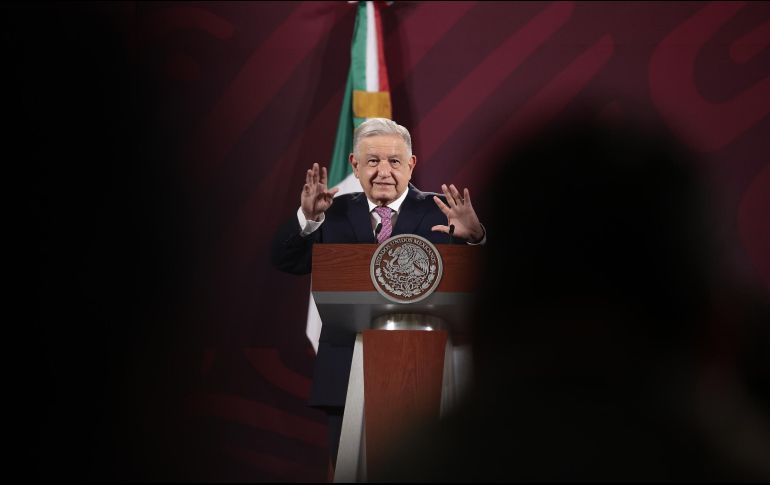 En conferencia mañanera de hoy, el Mandatario federal llamó a la población a cuidar el consumo de electricidad y de agua. EFE / J. Méndez