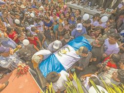 Tras la tragedia ocurrida en Ciudad Juárez, en países como Guatemala ya enterraron a migrantes que murieron en la estación del INM. EFE