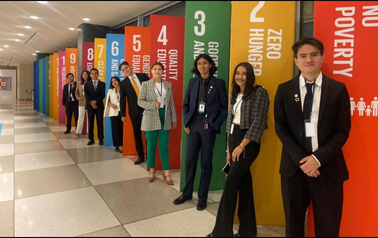 La comisión universitaria estaba conformada por once alumnas y alumnos provenientes del CUCSH, CUCS, CUCEA, el Centro Universitario de la Ciénega y la Escuela Preparatoria de Tonalá Norte. CORTESÍA