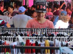 Por el aumento en precios, optan por ropa de segunda