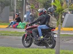 La Comisaría de Guadalajara puede actuar si se detectan faltas por parte de ciudadanos que circulan en motos. EL INFORMADOR