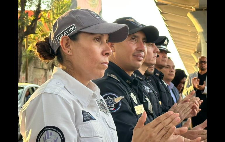 La acompañaron oficiales del escuadrón Gamas quienes estuvieron en la Guardia de Honor. CORTESÍA / Policía GDL