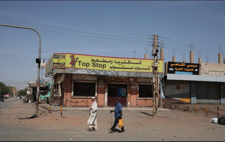 Denuncian que la escalada de violencia dificulta enormemente la labor del personal sanitario, especialmente en la capital Jartum. AP/M. Ali