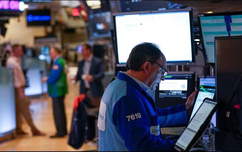 El índice compuesto del mercado Nasdaq, en el que cotizan la mayoría de las tecnológicas más importantes, era el único en rojo al restar un leve 0.01% y terminar la jornada en 13 mil 591 unidades. AP / ARCHIVO