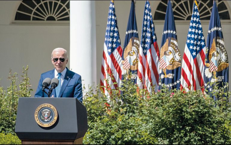 Especialistas consideran que el Gobierno de Joe Biden busca ganar votos con su estrategia. EFE