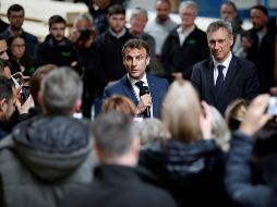 Una concentración de manifestantes se hicieron presentes pidiendo por última vez al presidente cambiar de opinión sobre la polémica reforma, antes de empezar a hacer 