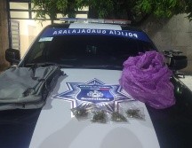 Policías detuvieron al sujeto que se identificó como José César “N”, de 55 años y lo llevaron ante un agente del Ministerio Público. ESPECIAL/Policía de Guadalajara