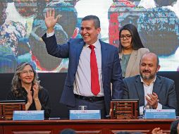 César Barba destacó la construcción y rehabilitación de aulas. En el evento estuvo cerca del rector Ricardo Villanueva y de la diputada Mara Robles. EL INFORMADOR/ A. Navarro