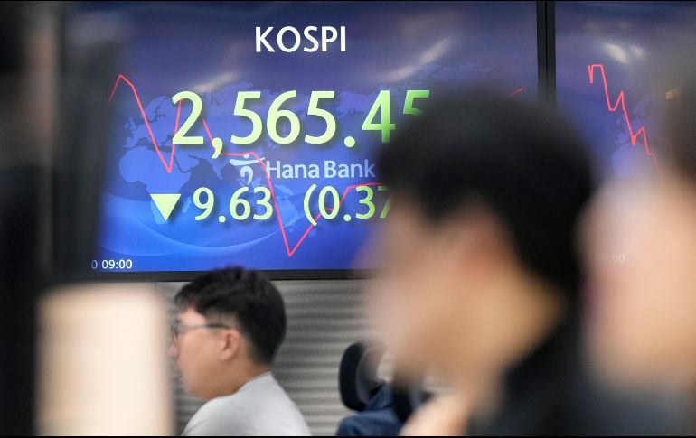 El único sector en verde era el de servicios públicos. AP/ARCHIVO