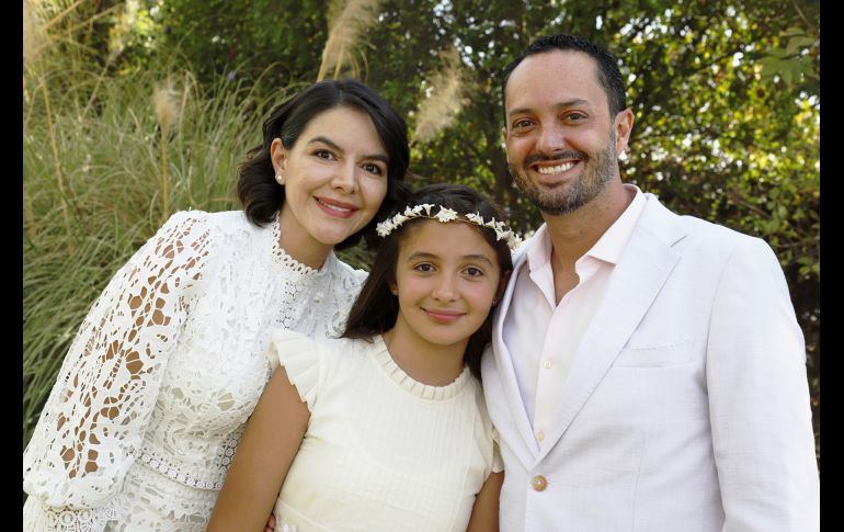 Valeria Bazante, Cayetana Urbano y José Luis Urbano. GENTE BIEN JALISCO/Claudio Jimeno