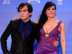 Maribel Guardia junto con su hijo Julián Figueroa. SUN/ ARCHIVO
