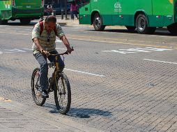 Paraderos, banquetas amplias y coclovías es lo que GDL en Bici consideró que hace falta en el proyecto de Movilidad. EL INFORMADOR/ ARCHIVO