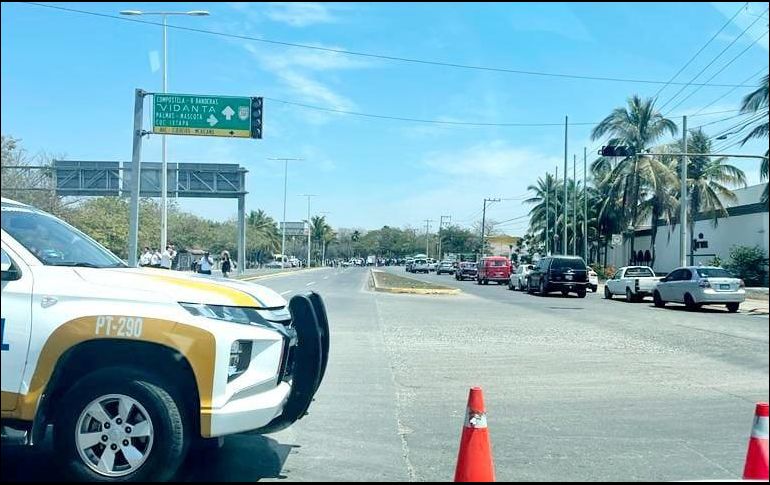 Los manifestantes contra la verificación vehicular en Puerto Vallarta entregaron un pliego petitorio a las autoridades. EL INFORMADOR / O. Álvarez
