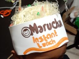 Los niños y niñas se divierten al ver sus padres y madres ingeniándoselas para conseguir el peinado más original, y cuando comparten la vista con sus compañeros en las escuelas. ESPECIAL