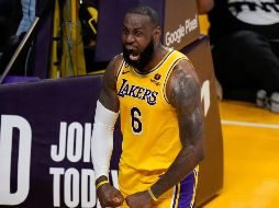 LeBron James tuvo un doble-doble de 20 puntos y 20 rebotes. AP/J. Hong