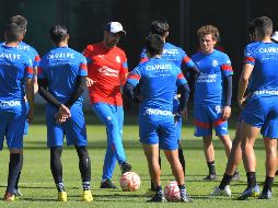 Bajo las órdenes del Profe Pauno (C), Chivas suma 9 triunfos, 4 empates y 3 derrotas, en lo que es su mejor torneo en los últimos años. IMAGO7