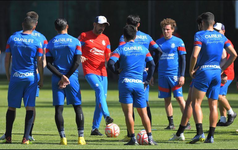 Bajo las órdenes del Profe Pauno (C), Chivas suma 9 triunfos, 4 empates y 3 derrotas, en lo que es su mejor torneo en los últimos años. IMAGO7