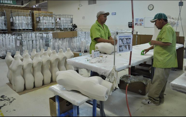 De los países integrantes de la Organización para la Cooperación y el Desarrollo Económicos (OCDE), México es el que más horas trabajadas registra al año. AP / ARCHIVO