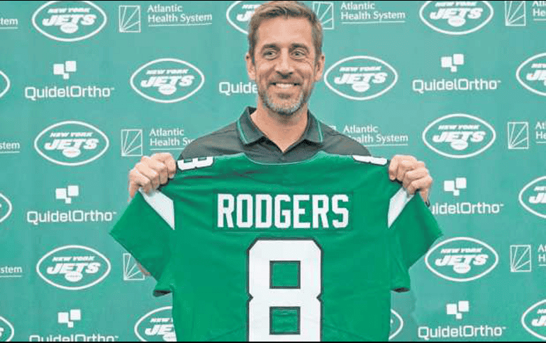 Rodgers usará el número que vistió en su carrera colegial. AP